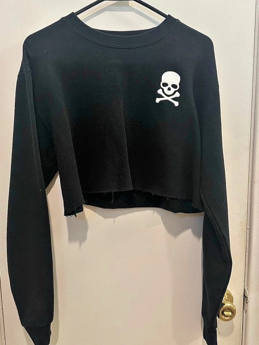 SoulCycle Skull & Crossbones Cropped Crewneck Sweatshirt Black Size Small